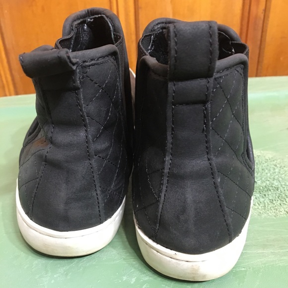 Steve Madden ankle bootie sneakers quilted - Picture 3 of 5